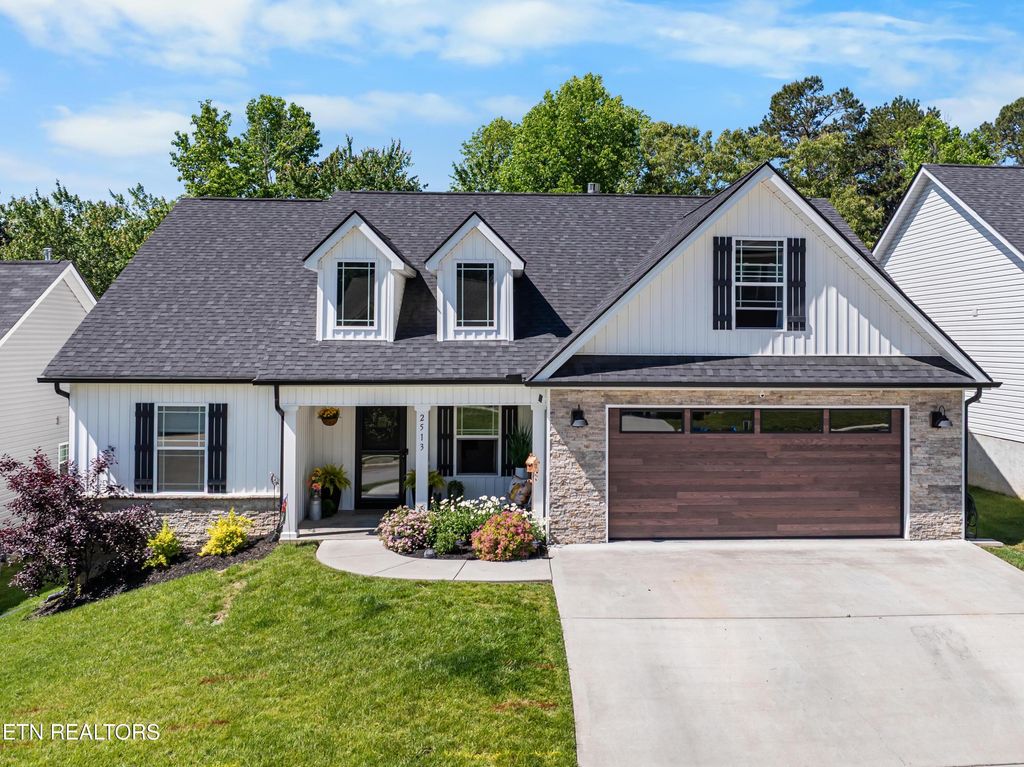 Photo of 2513 Eppie Cove Lane, Knoxville, TN 37931 (MLS # 1340737)