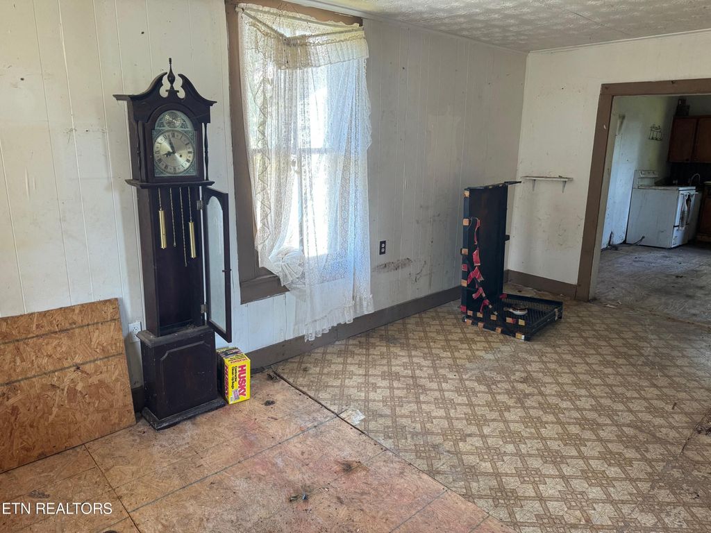 Photo of 303 N Farnum St, Friendsville, TN 37737 (MLS # 1272790)