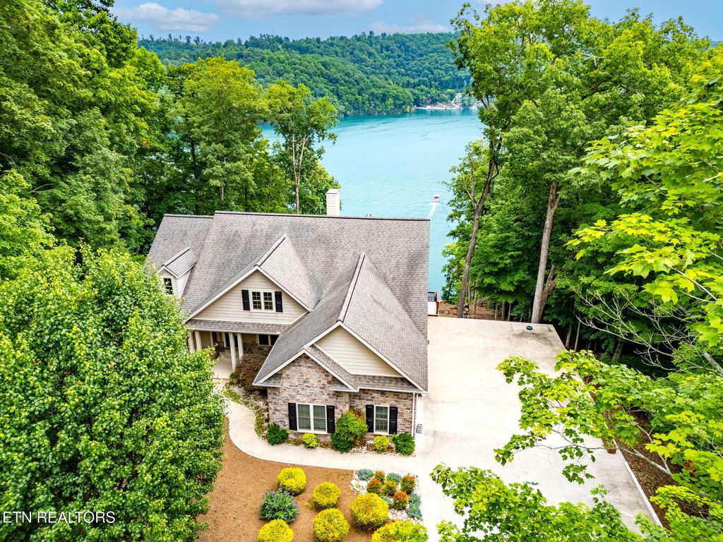 Photo of 200 Stony Rock Lane, Jacksboro, TN 37757 (MLS # 1306316)