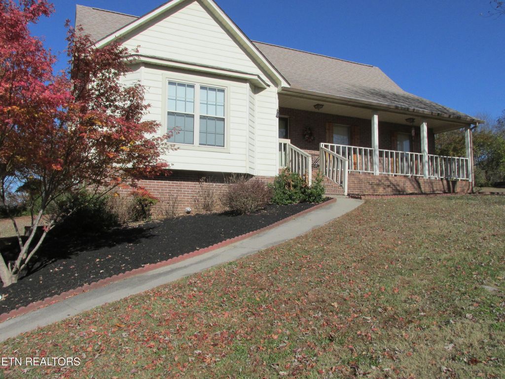 Photo of 3045 ShadowBrook Drive, Maryville, TN 37803 (MLS # 1322147)