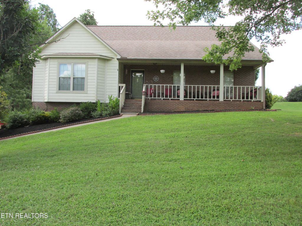 Photo of 3045 ShadowBrook Drive, Maryville, TN 37803 (MLS # 1322147)
