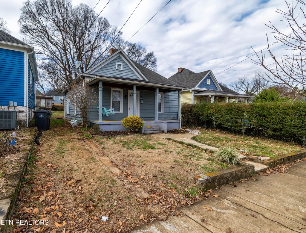 Photo of 1443 N 4th Ave, Knoxville, TN 37917 (MLS # 1329036)