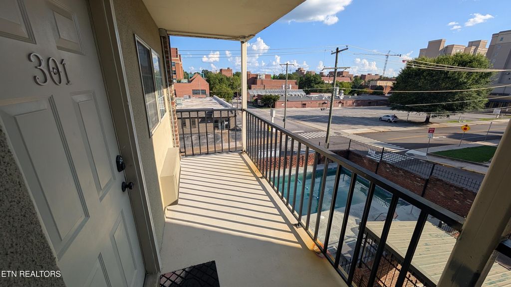 Photo of 510 14th St #301, Knoxville, TN 37916 (MLS # 1310062)