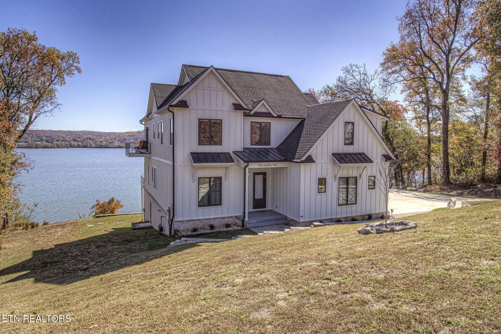 Photo of 285 E Shore Drive, Rockwood, TN 37854 (MLS # 1321724)
