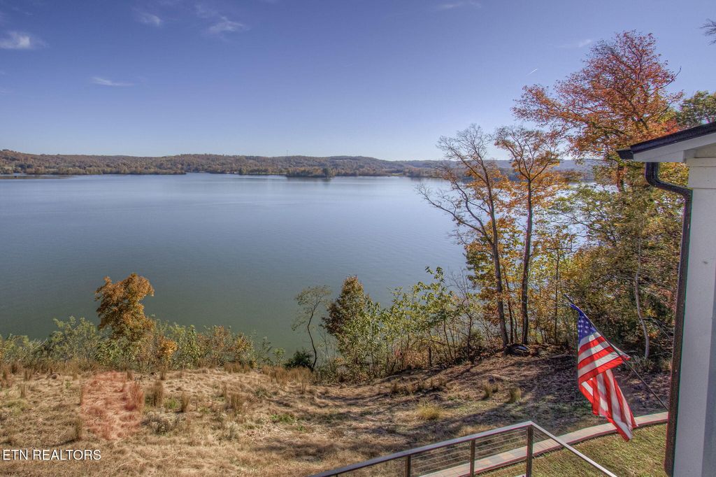 Photo of 285 E Shore Drive, Rockwood, TN 37854 (MLS # 1321724)