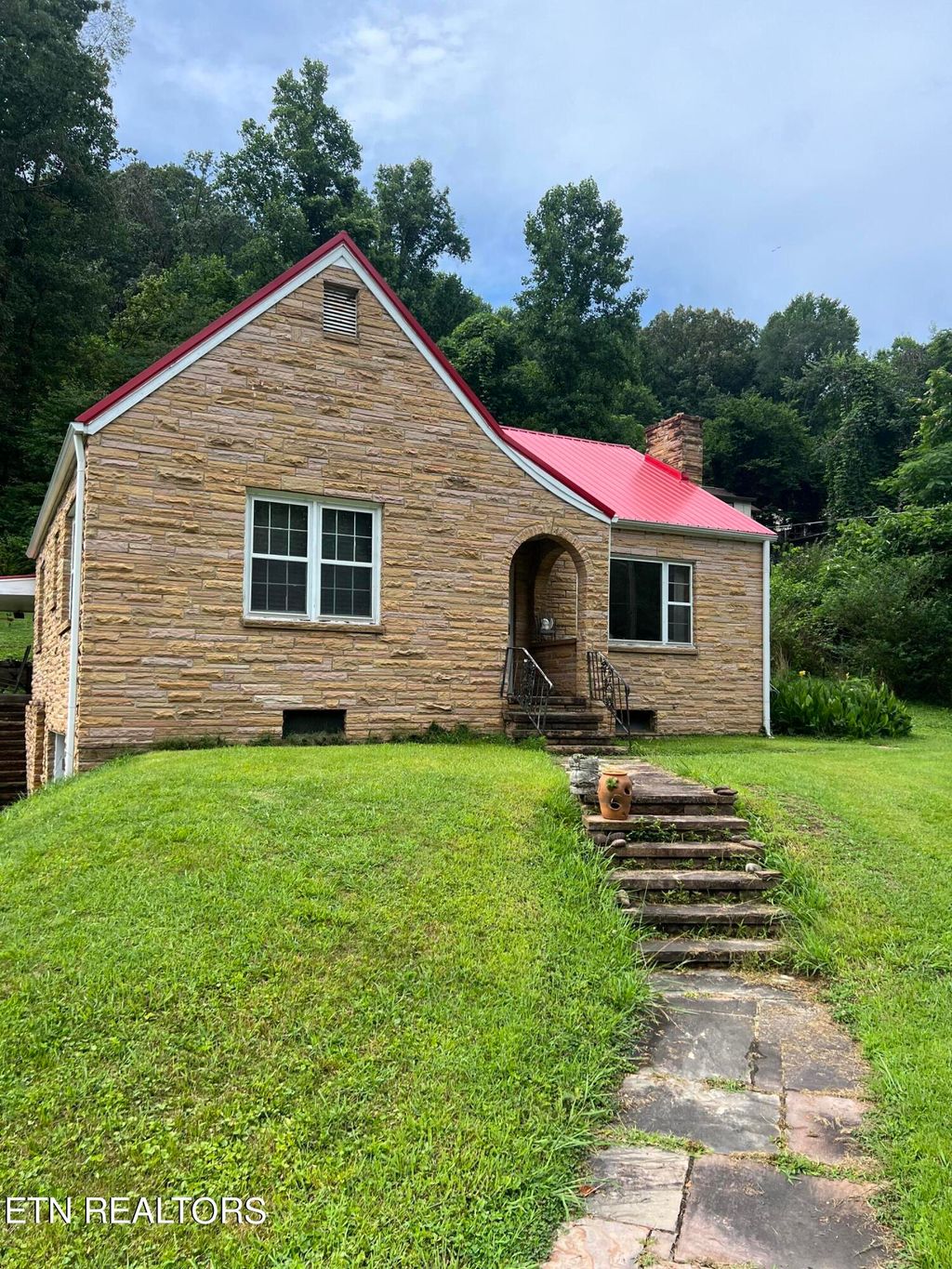 Photo of 636 W Tri County Blvd, Oliver Springs, TN 37840 (MLS # 1245363)