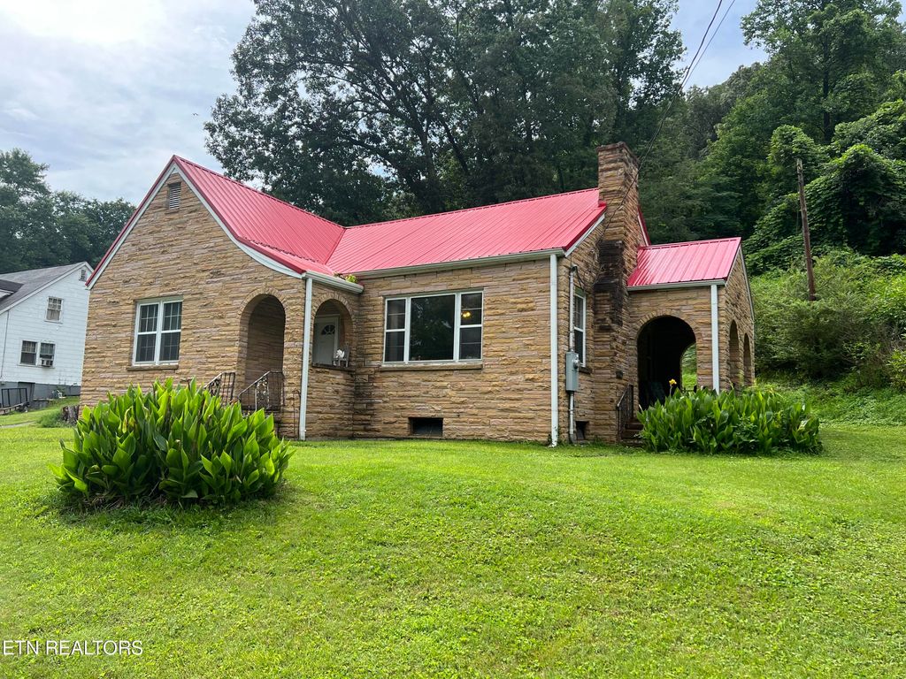Photo of 636 W Tri County Blvd, Oliver Springs, TN 37840 (MLS # 1245363)