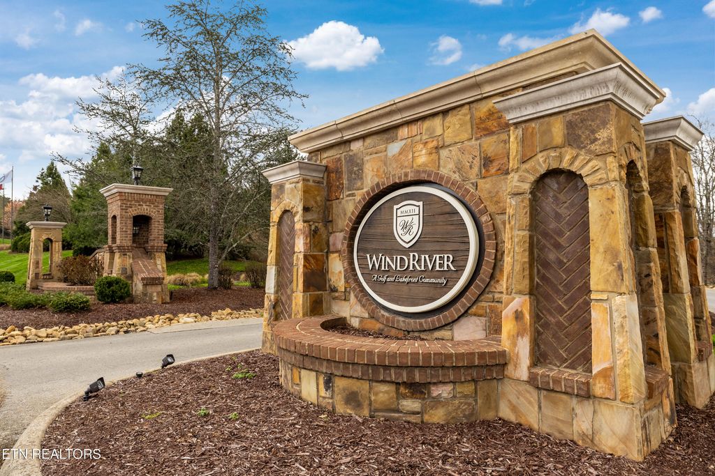 Photo of 865 Navigator Drive, Lenoir City, TN 37772 (MLS # 1335842)