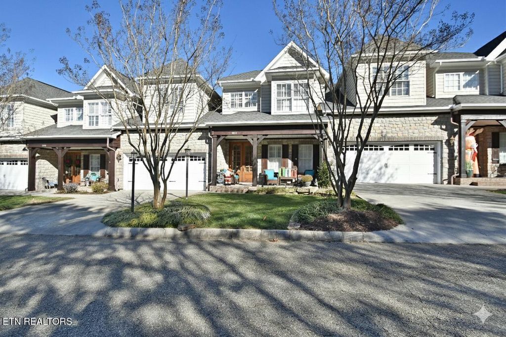 Photo of 10111 Autumn Valley Lane, Knoxville, TN 37922 (MLS # 1324440)