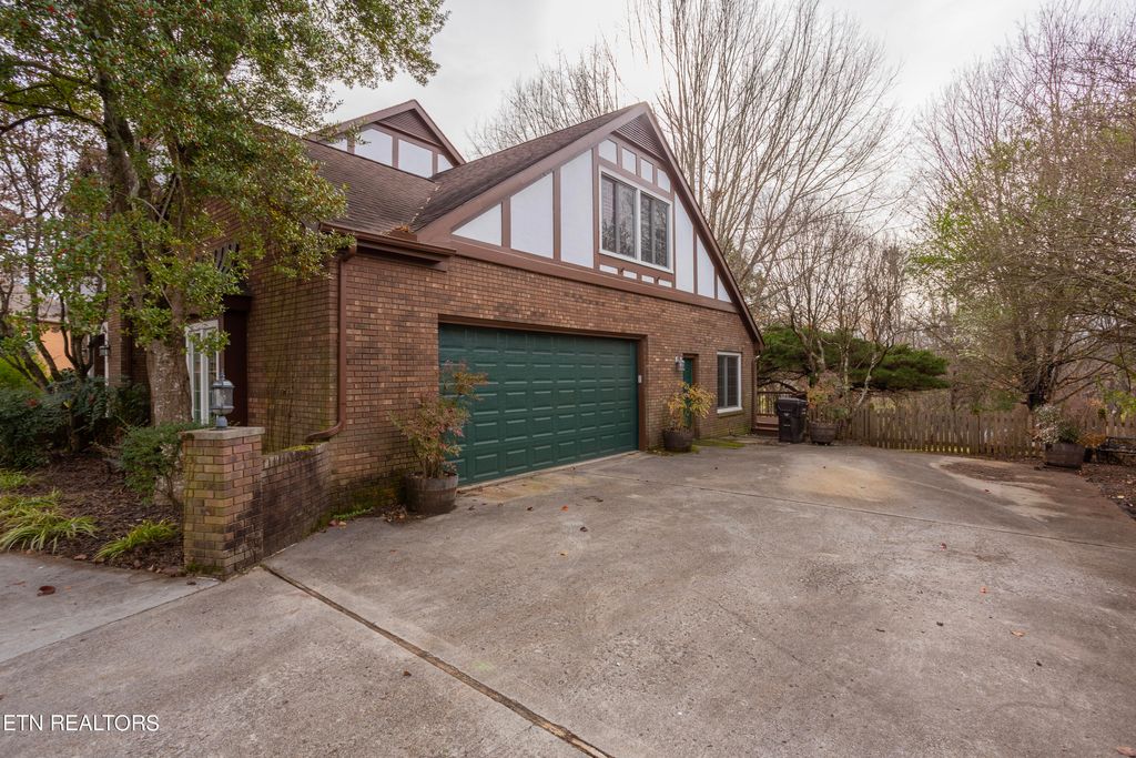 Photo of 405 Loganberry Lane, Farragut, TN 37934 (MLS # 1252366)