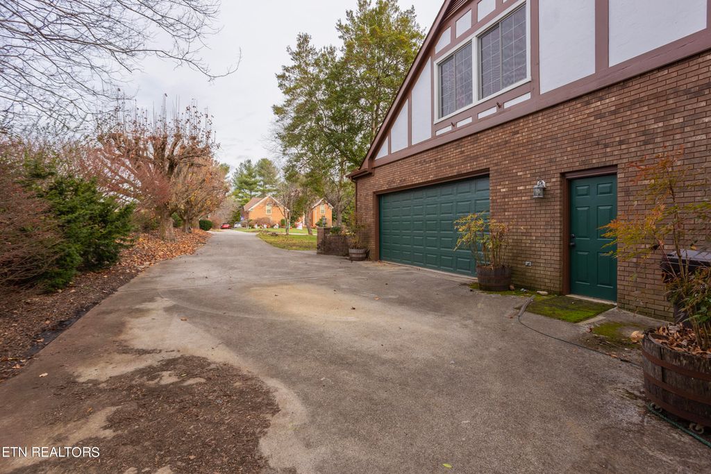 Photo of 405 Loganberry Lane, Farragut, TN 37934 (MLS # 1252366)