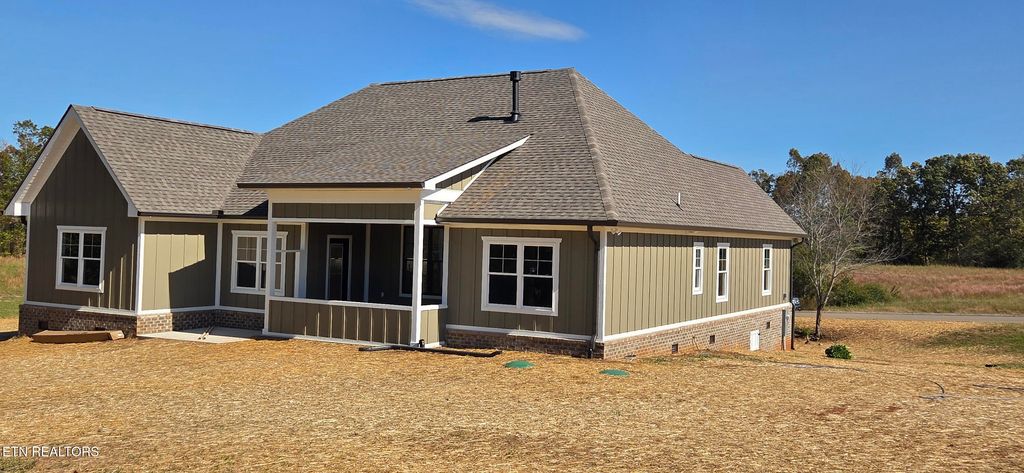 Photo of 205 Wilshaw Court, Madisonville, TN 37354 (MLS # 1319369)