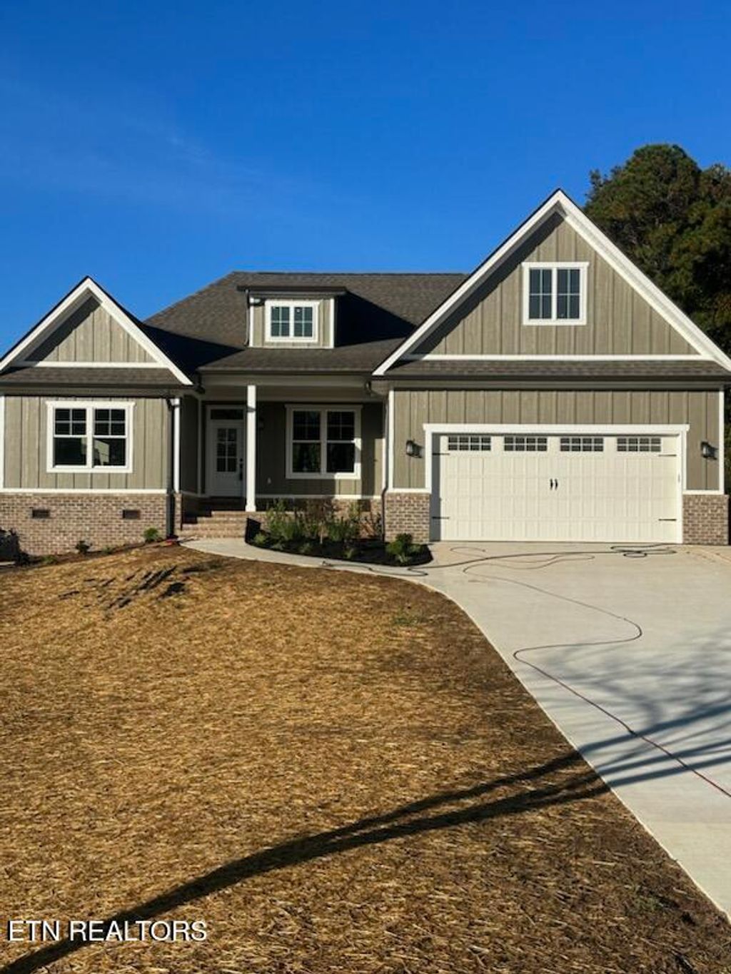 Photo of 205 Wilshaw Court, Madisonville, TN 37354 (MLS # 1319369)