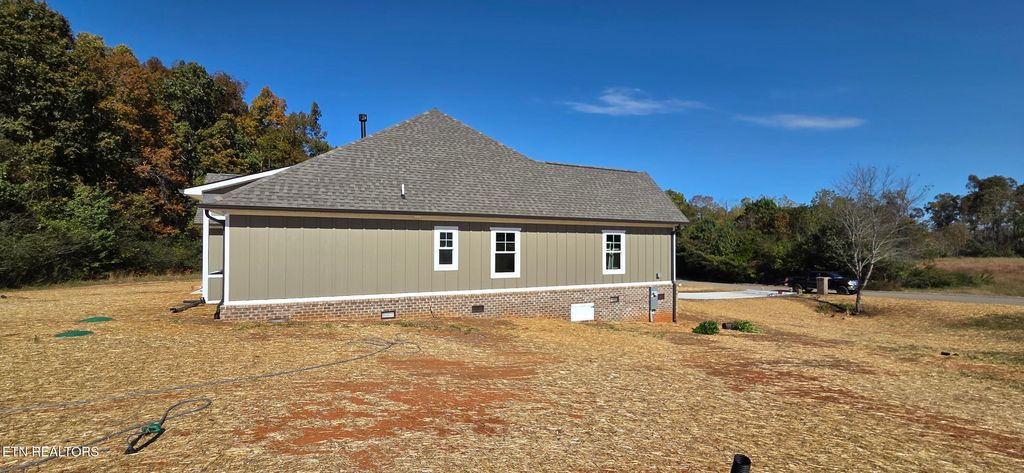 Photo of 205 Wilshaw Court, Madisonville, TN 37354 (MLS # 1319369)