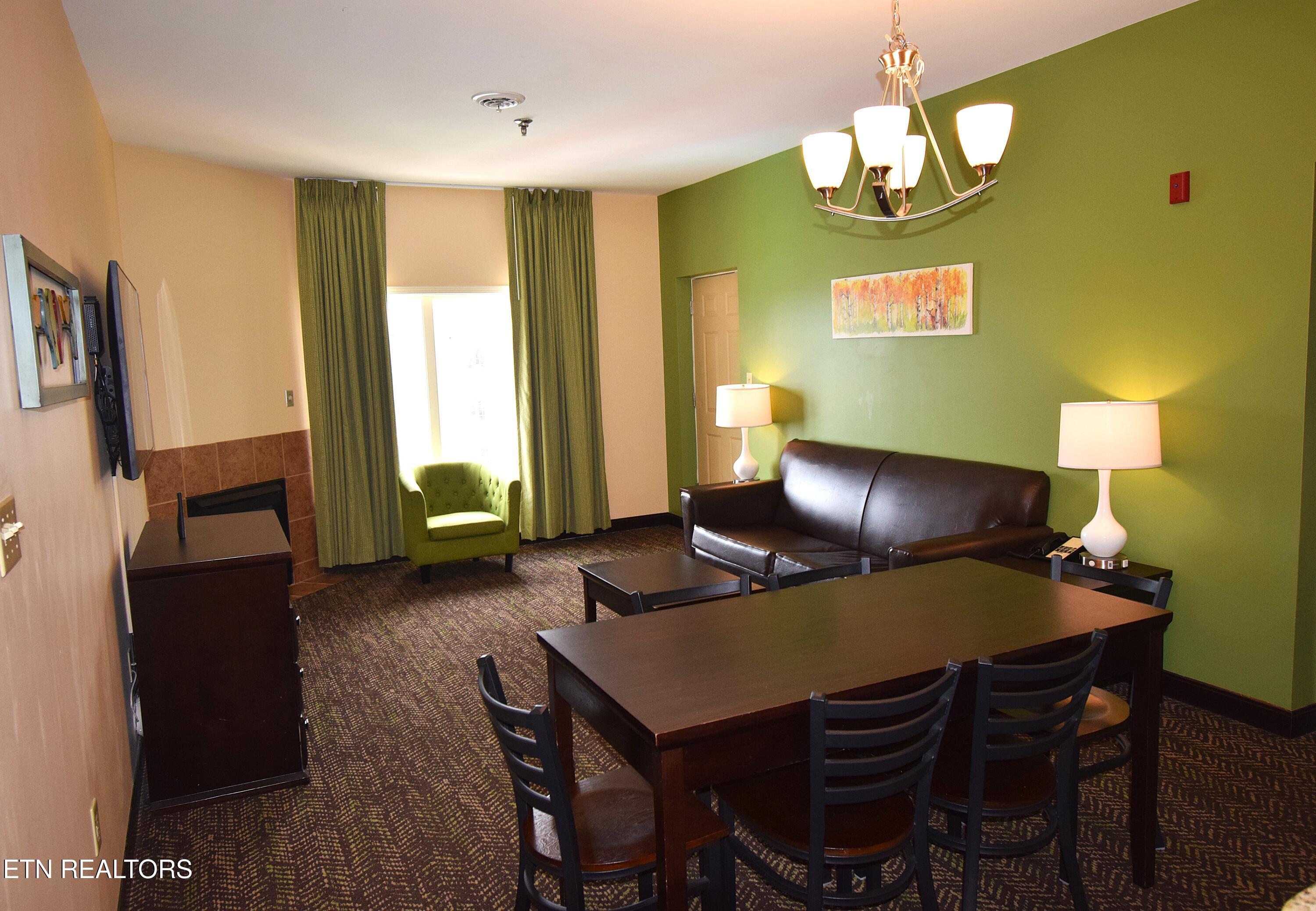 225 Collier Drive 1516