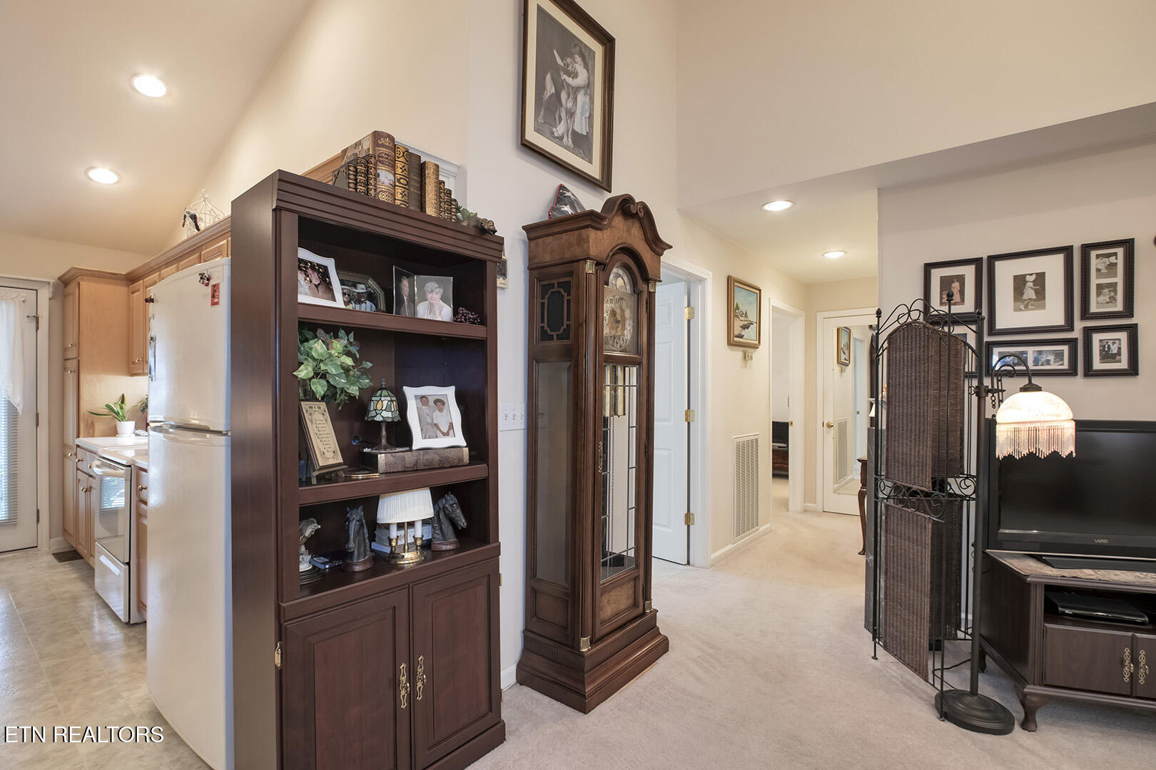 Loudon, Tennessee 37774, United States, 2 Bedrooms Bedrooms, ,2 BathroomsBathrooms,Residential,Active,93836