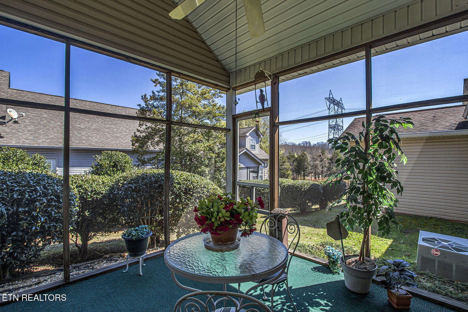 Loudon, Tennessee 37774, United States, 2 Bedrooms Bedrooms, ,2 BathroomsBathrooms,Residential,Active,93836