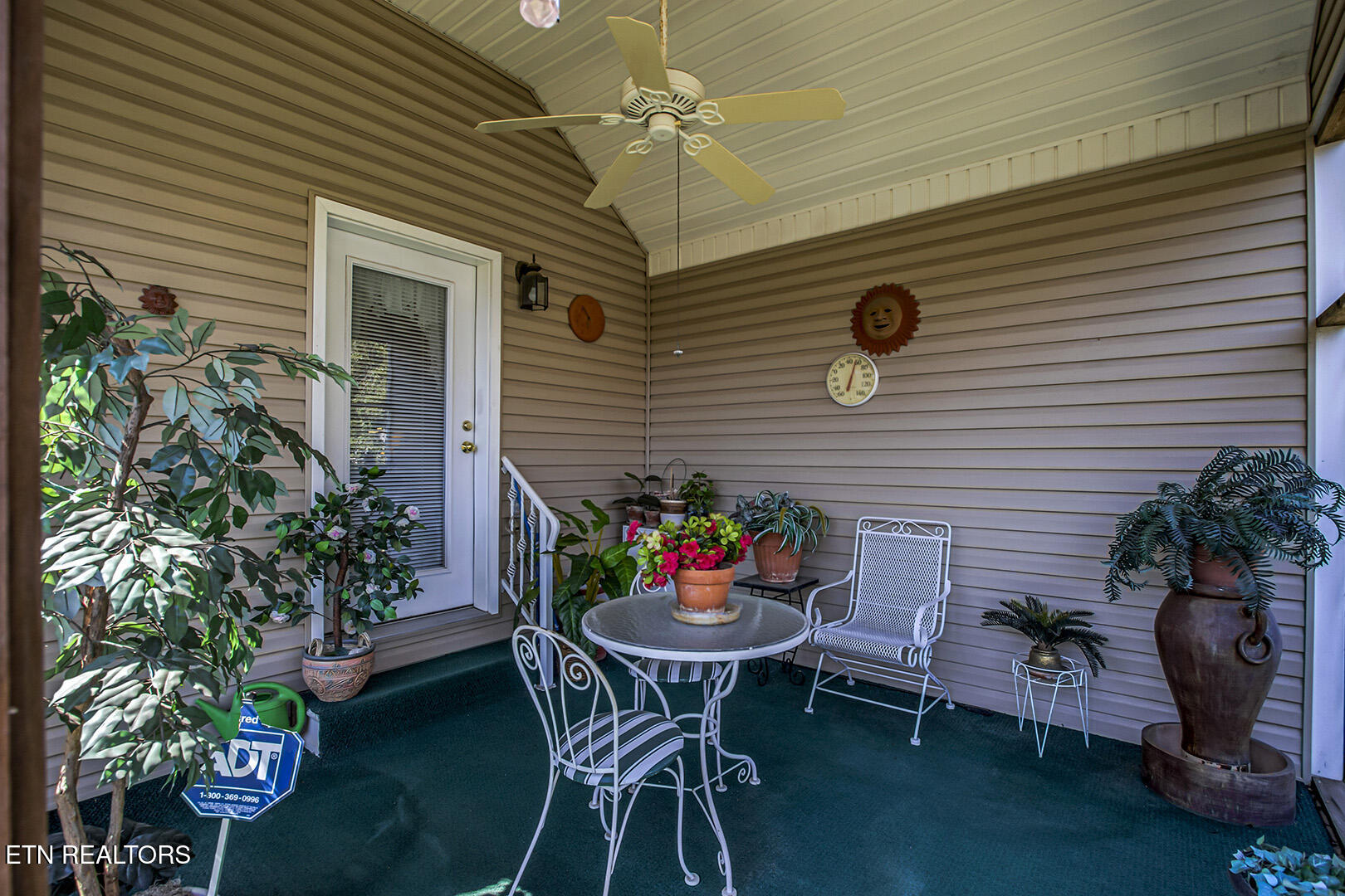 Loudon, Tennessee 37774, United States, 2 Bedrooms Bedrooms, ,2 BathroomsBathrooms,Residential,Active,93836