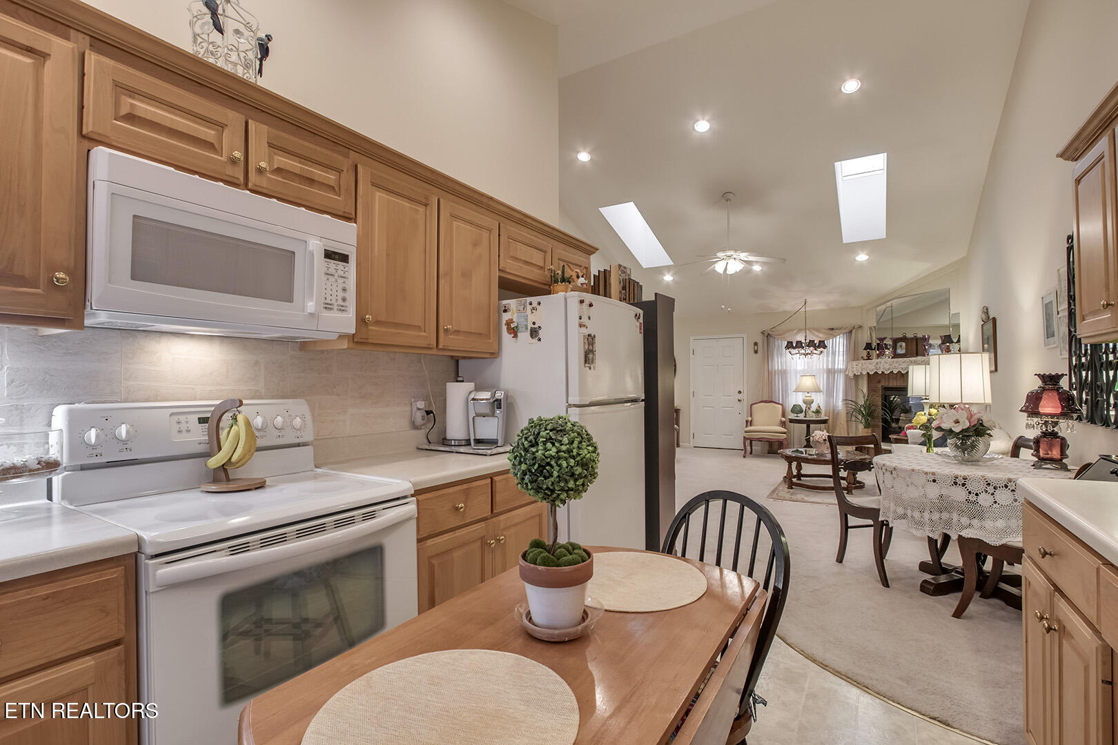 Loudon, Tennessee 37774, United States, 2 Bedrooms Bedrooms, ,2 BathroomsBathrooms,Residential,Active,93836