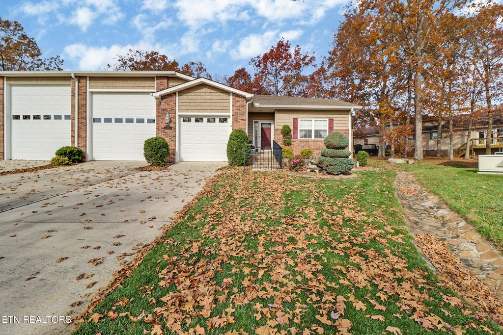 Photo of 41 Hawthorn Circle, Crossville, TN 38555 (MLS # 1321410)