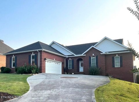 Single Family Residence in Maryville TN 1706 Inverness Drive.jpg