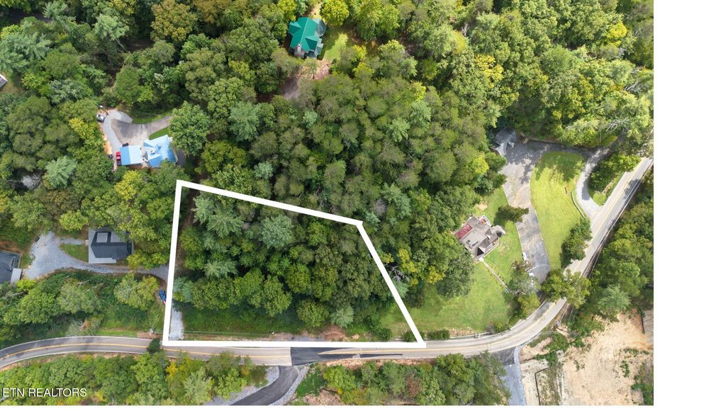 Photo of 2 Waldens Creek Rd, Sevierville, TN 37862 (MLS # 1315393)