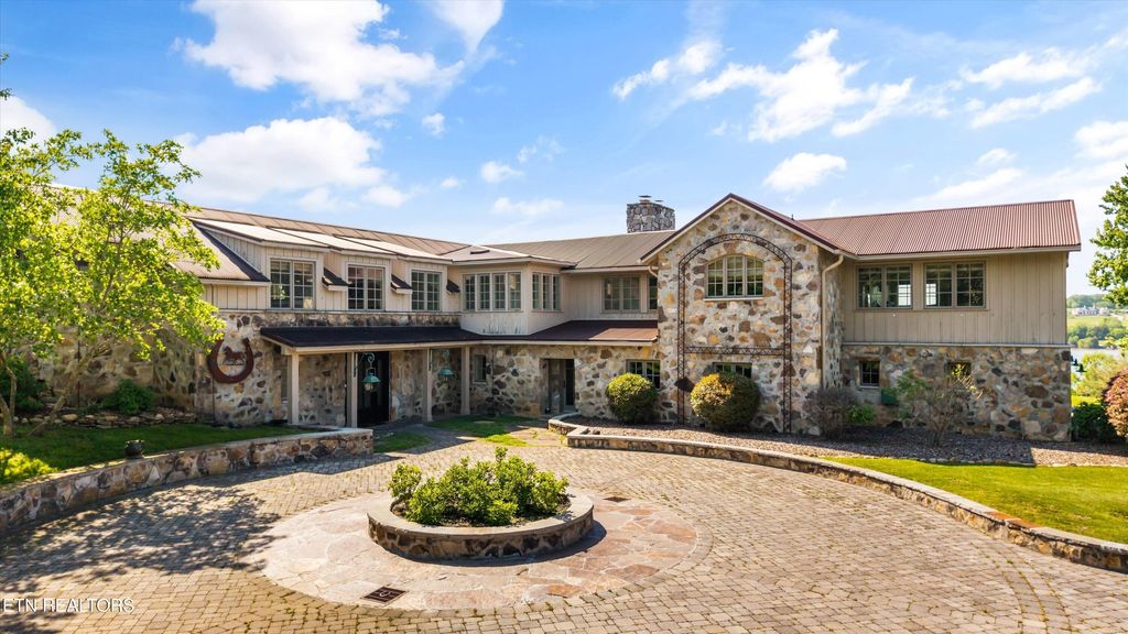 Photo of 206 Osprey Point, Louisville, TN 37777 (MLS # 1340909)