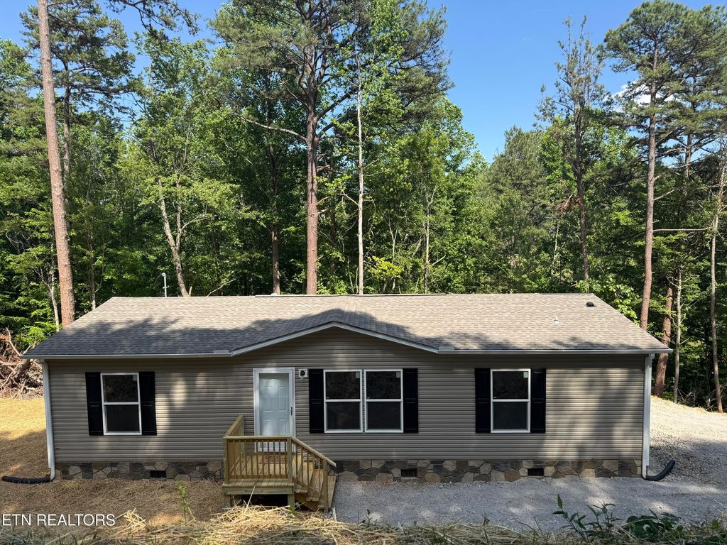 Photo of 355 Michaels Way, Newport, TN 37821 (MLS # 1340815)