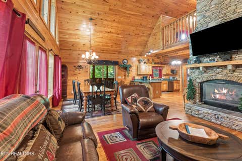 Tiny photo for 2810 Ridge Creek Circle, Sevierville, TN 37876 (MLS # 1349710)