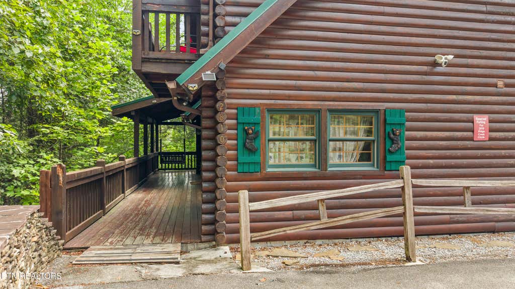 Photo of 2810 Ridge Creek Circle, Sevierville, TN 37876 (MLS # 1349710)