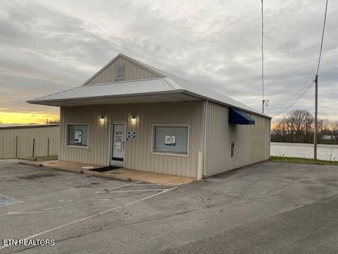 828 W Main St Byrdstown TN 38549
