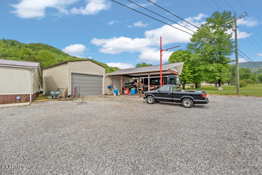 Photo of 335 Half Moon Rd, Oliver Springs, TN 37840 (MLS # 1225066)