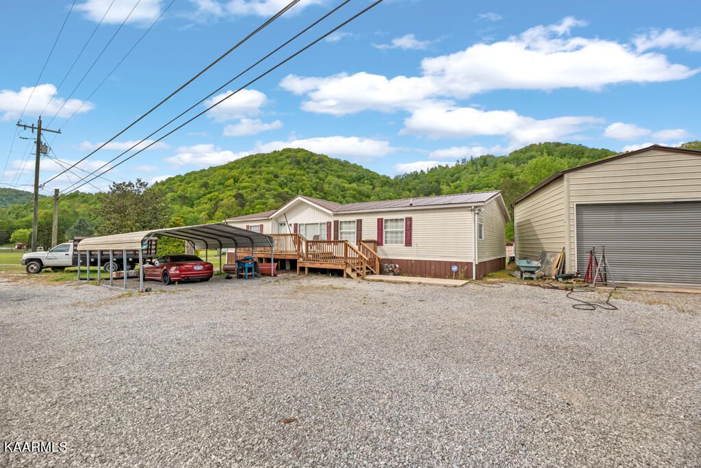 Photo of 335 Half Moon Rd, Oliver Springs, TN 37840 (MLS # 1225066)