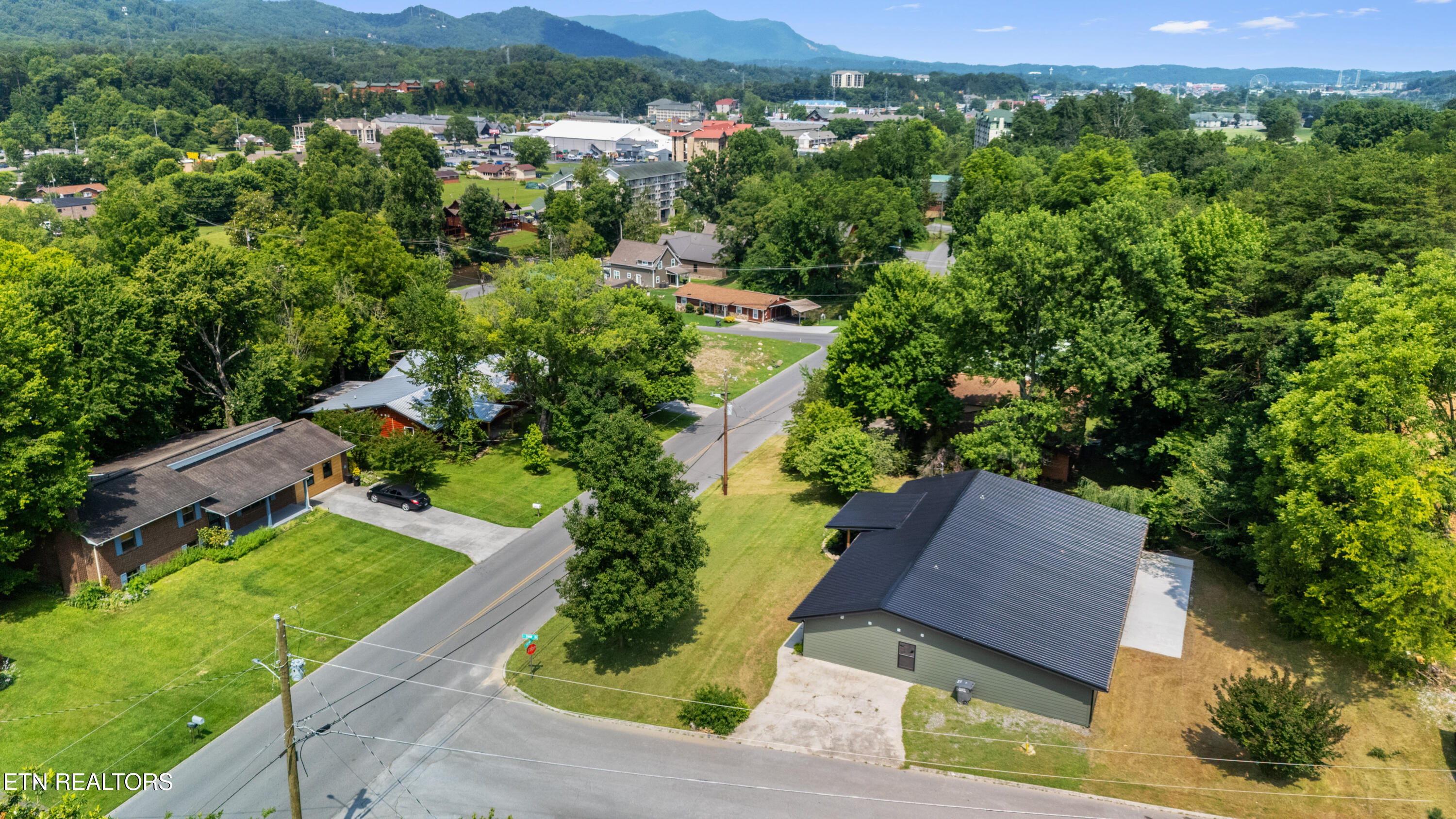 4015 Hitching Post Rd