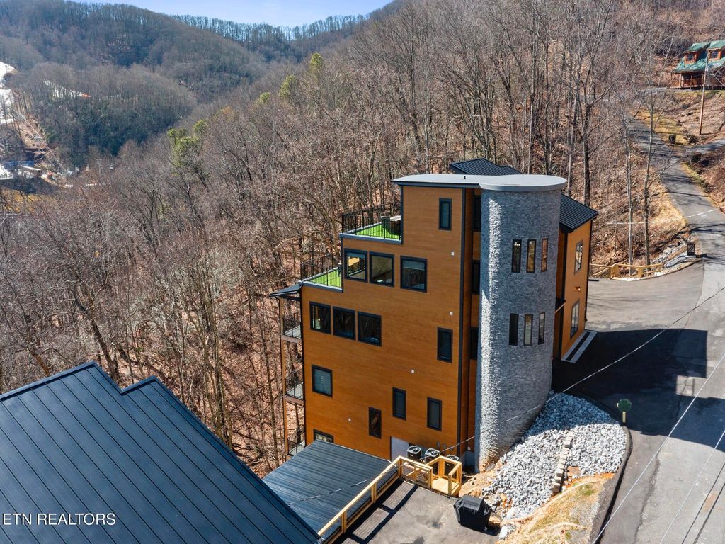 Photo of 1257 Bavarian Way, Gatlinburg, TN 37738 (MLS # 1330816)