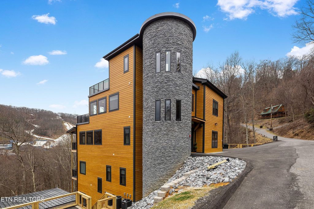 Photo of 1257 Bavarian Way, Gatlinburg, TN 37738 (MLS # 1330816)