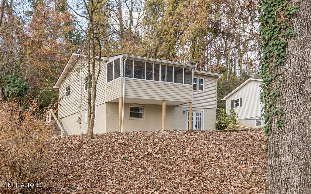 Photo of 3114 Burning Log Lane, Louisville, TN 37777 (MLS # 1281271)