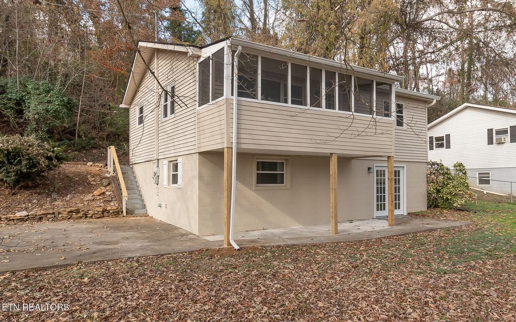 Photo of 3114 Burning Log Lane, Louisville, TN 37777 (MLS # 1281271)