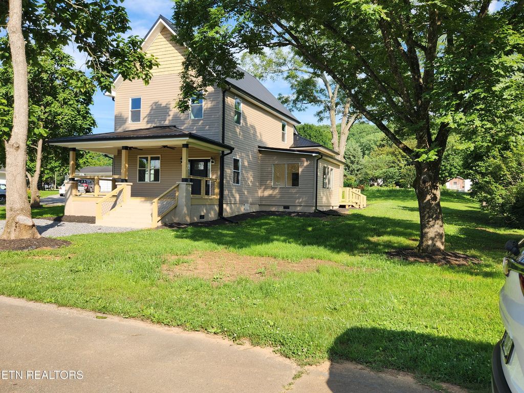 Photo of 1 Magnolia St, Niota, TN 37826 (MLS # 1305587)