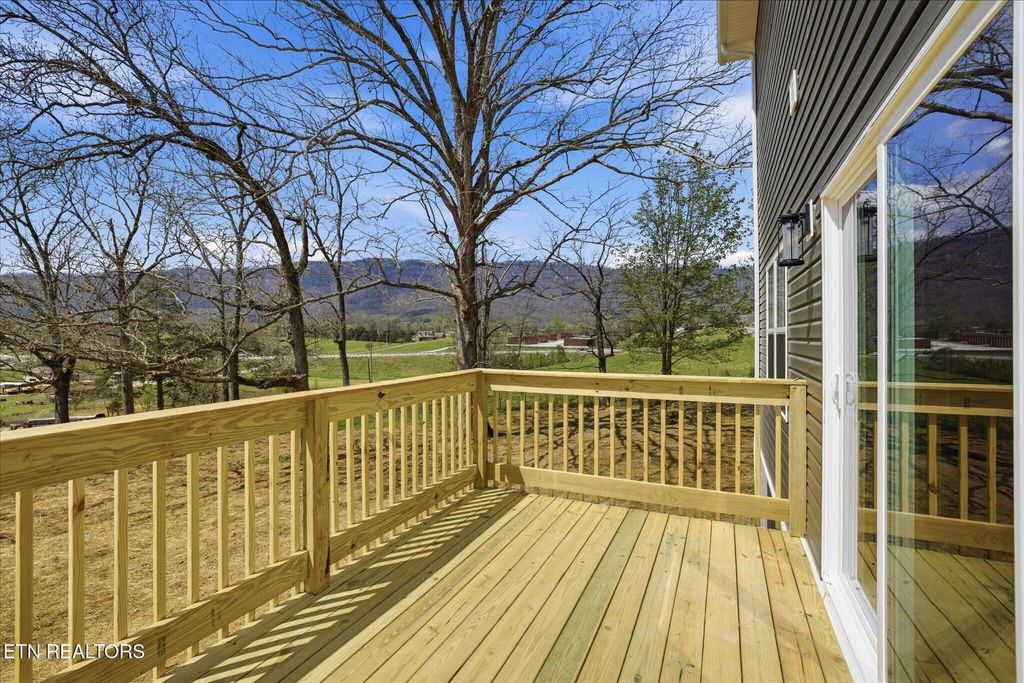 Photo of 237 Cross Valley Rd, LaFollette, TN 37766 (MLS # 1335513)