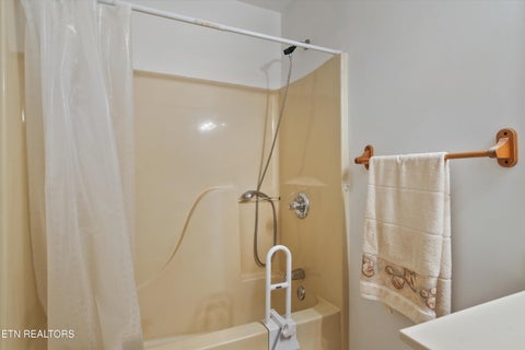 Tiny photo for 175 Alpine Drive, Lenoir City, TN 37771 (MLS # 1360029)