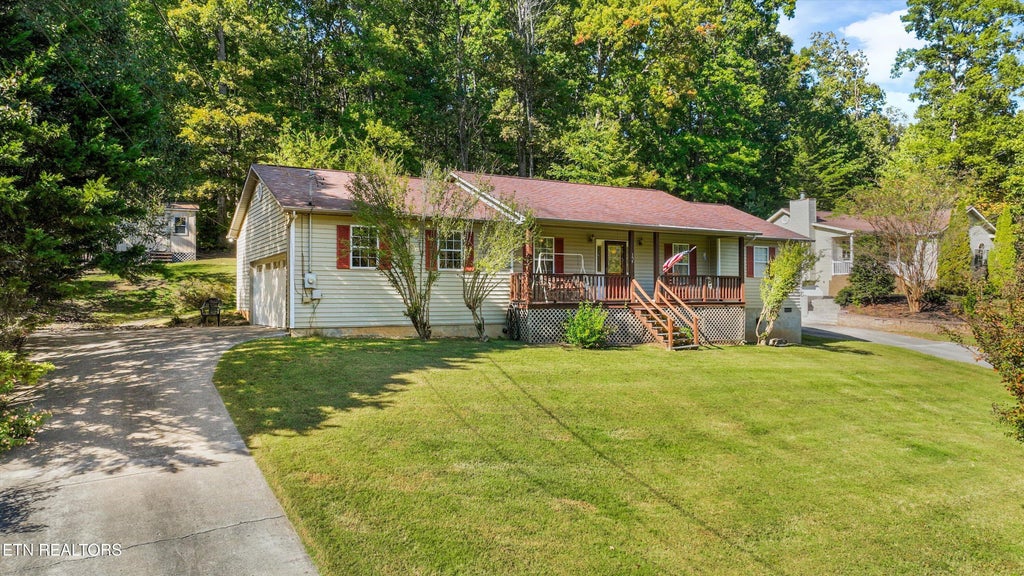 Photo of 175 Alpine Drive, Lenoir City, TN 37771 (MLS # 1360029)