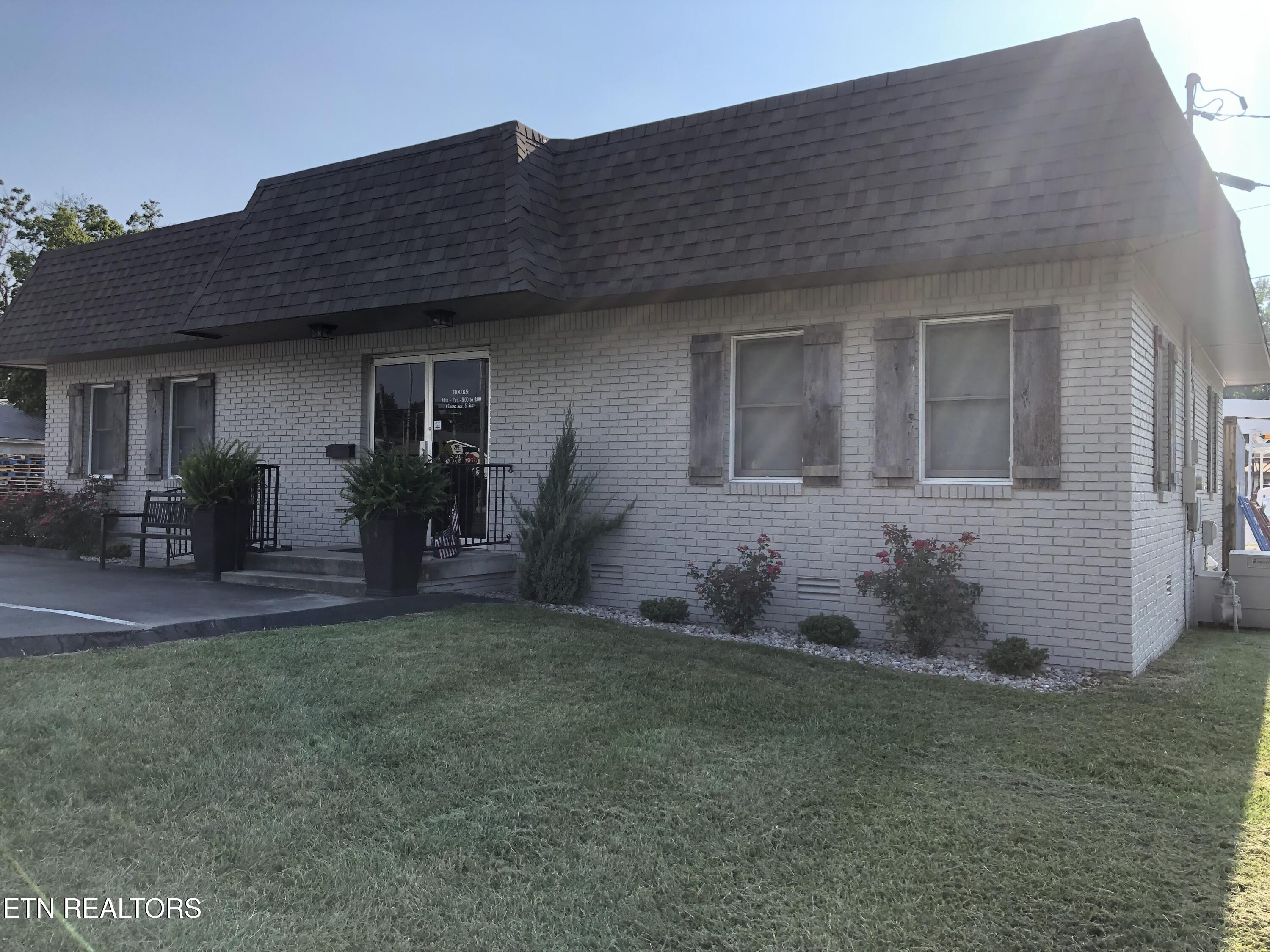 239 S Main St