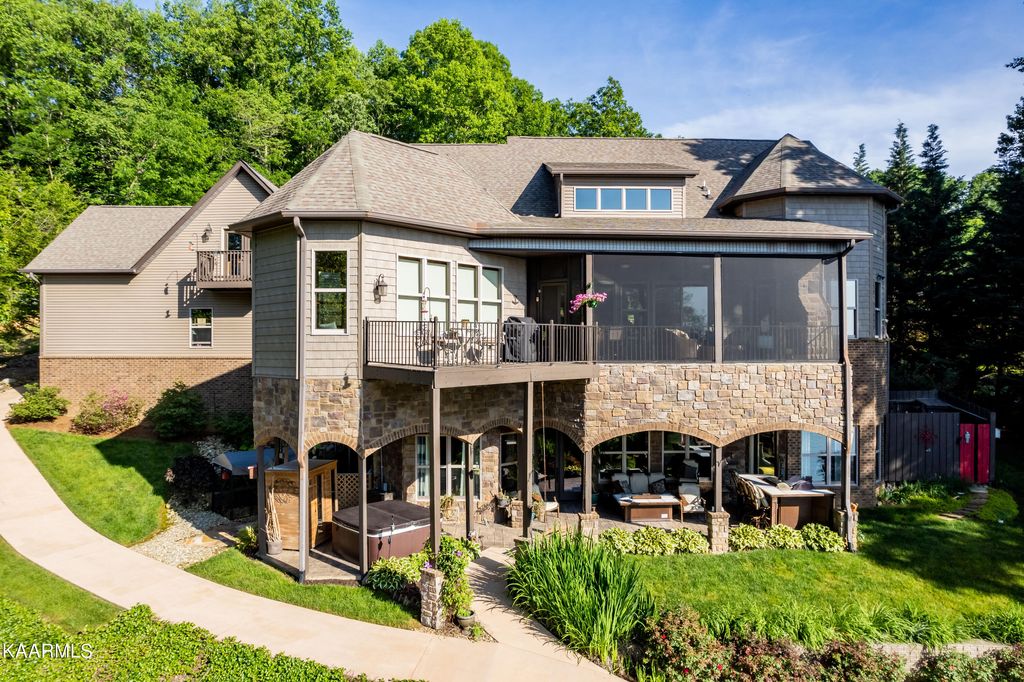 Photo of 210 E Cove Drive, Greenback, TN 37742 (MLS # 1227629)