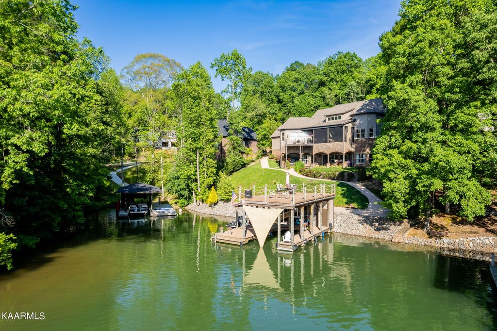 Photo of 210 E Cove Drive, Greenback, TN 37742 (MLS # 1227629)