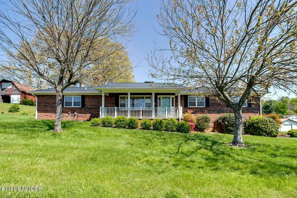 Photo of 232 Oakland Road Rd, Sweetwater, TN 37874 (MLS # 1298199)