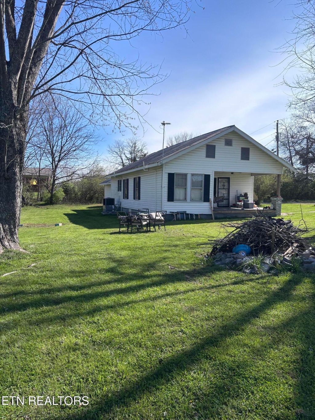 Photo of 218 Ewing Ave, New Tazewell, TN 37825 (MLS # 1334008)