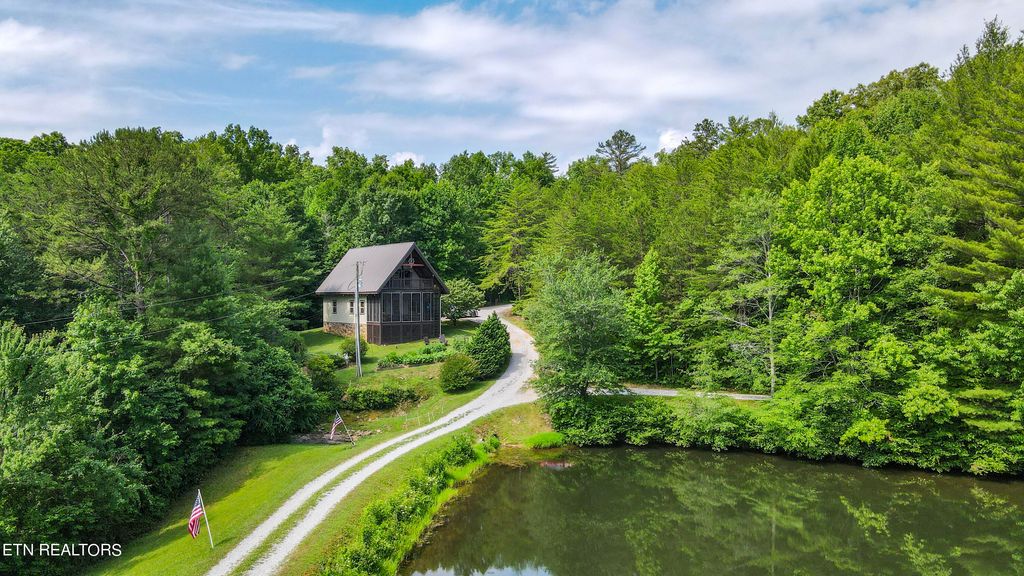 Photo of 823 Yellow Nugget Rd, Tellico Plains, TN 37385 (MLS # 1267346)