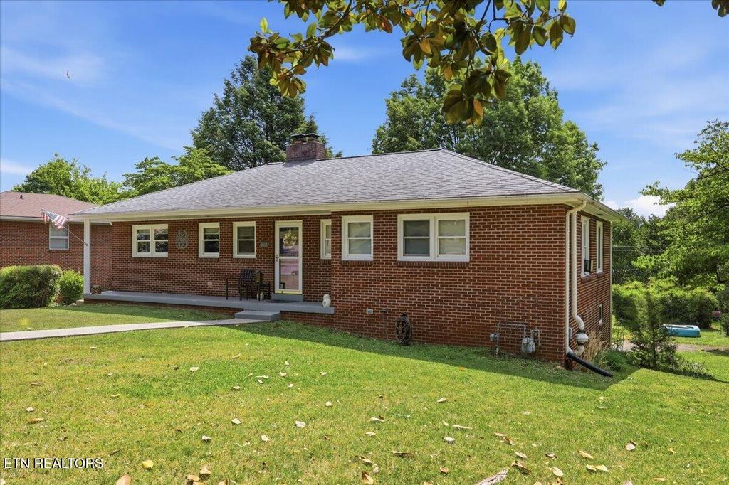 Photo of 1604 Linda Lane, Maryville, TN 37803 (MLS # 1343819)