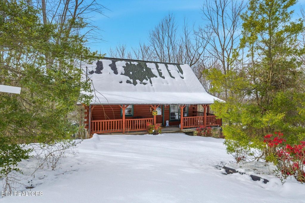 Photo of 1713 Parkway View Court, Sevierville, TN 37876 (MLS # 1328520)